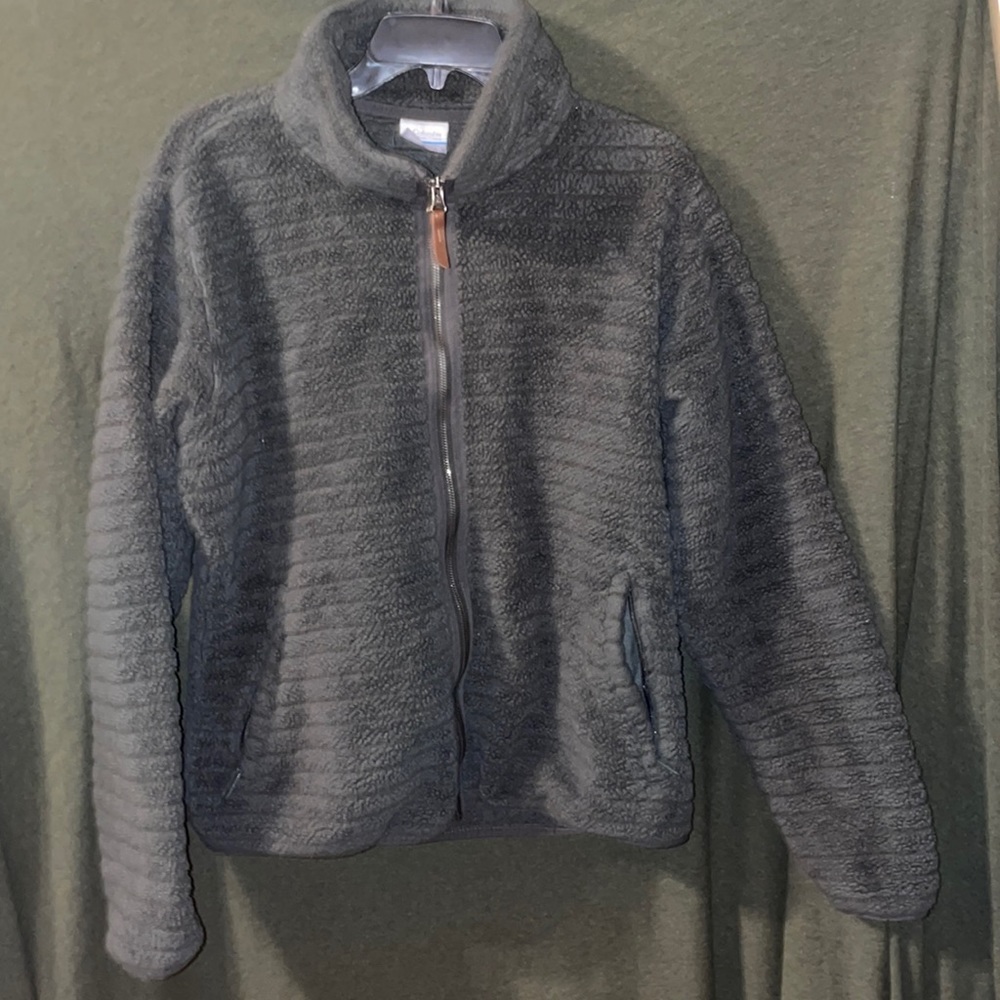 Soft Sherpa Columbia Jacket. Full zip, no hood. Size XL